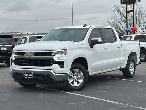Used 2022 Chevrolet Silverado 1500 LT image 2