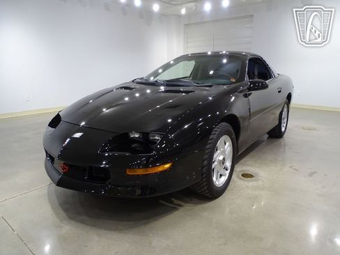 Used 1995 Chevrolet Camaro Z28 image 4