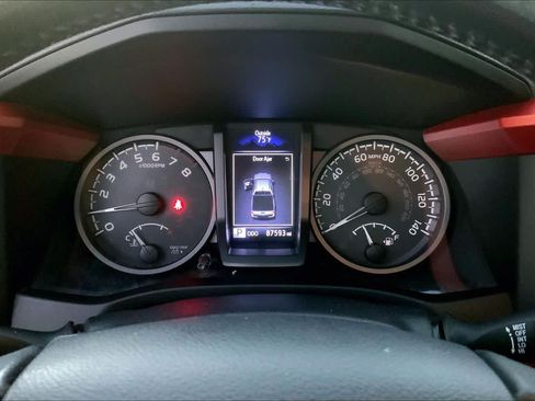 Used 2019 Toyota Tacoma TRD Sport RWD image 25
