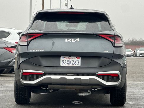 Used 2023 Kia Sportage LX image 5