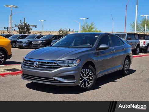 Used 2020 Volkswagen Jetta SE w/ SE Cold Weather Package image 1