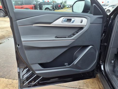 New 2025 Ford Explorer Active w/ Active Comfort Package image 19