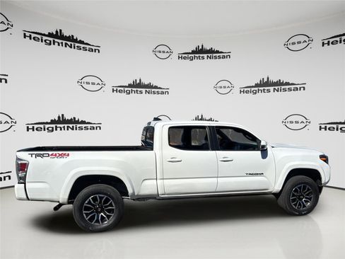 Used 2020 Toyota Tacoma TRD Sport w/ TRD Premium Sport Package image 9