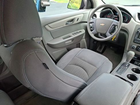 Used 2017 Chevrolet Traverse LS FWD image 17