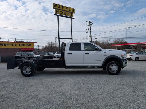 Used 2022 RAM 5500 Tradesman w/ Safety Group image 5