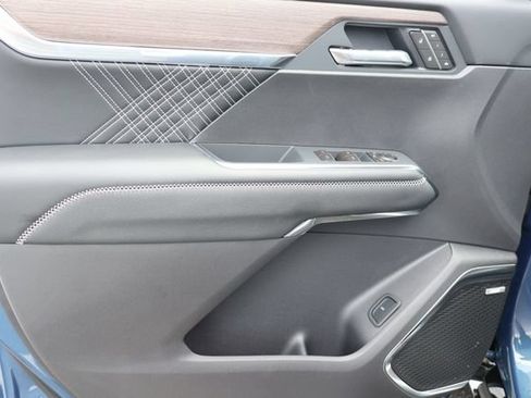 New 2026 GMC Acadia Denali w/ Super Cruise Package FWD image 11