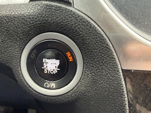 Used 2018 Chrysler 300 Limited image 21