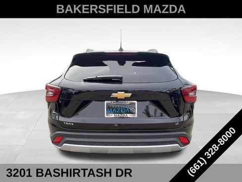 Used 2025 Chevrolet Trax LT FWD image 4