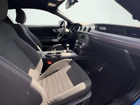 Used 2017 Ford Mustang GT w/ Black Accent Package RWD image 21