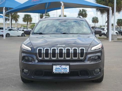 Used 2017 Jeep Cherokee Latitude w/ Comfort & Sound Group FWD image 6