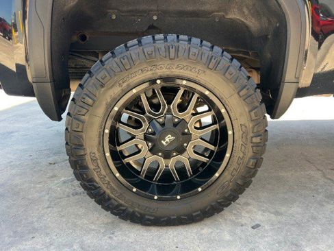 Used 2021 GMC Sierra 1500 SLT AWD/4WD image 13