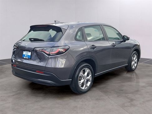 Certified 2024 Honda HR-V LX image 4