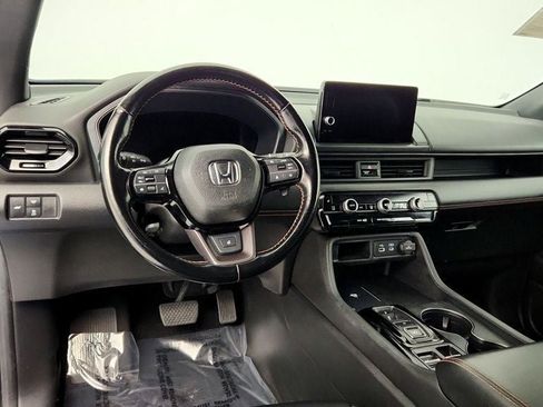 Used 2023 Honda Pilot TrailSport image 13