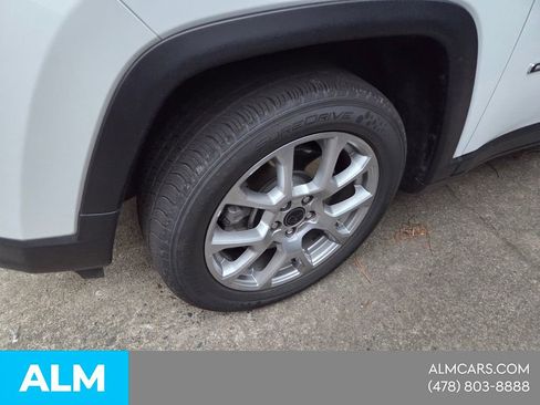 Used 2025 Jeep Compass Limited AWD/4WD image 3