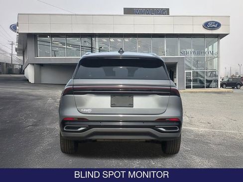 Used 2024 Lincoln Nautilus Reserve AWD/4WD image 7