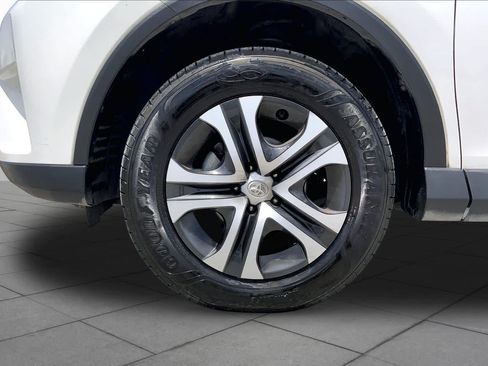 Used 2016 Toyota RAV4 LE FWD image 11