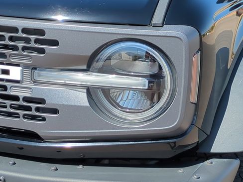 Used 2023 Ford Bronco Badlands image 10