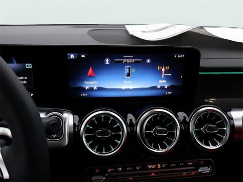 New 2026 Mercedes-Benz GLB 35 AMG 4MATIC image 25