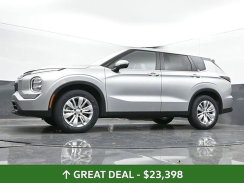 Used 2025 Mitsubishi Outlander ES image 47