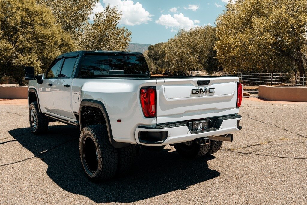 Used 2023 GMC Sierra 3500 Denali w/ Denali Ultimate Package AWD/4WD image 17