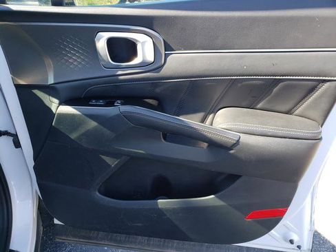 Used 2022 Kia Sorento SX image 17