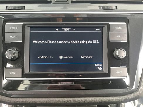 Used 2021 Volkswagen Tiguan S image 24