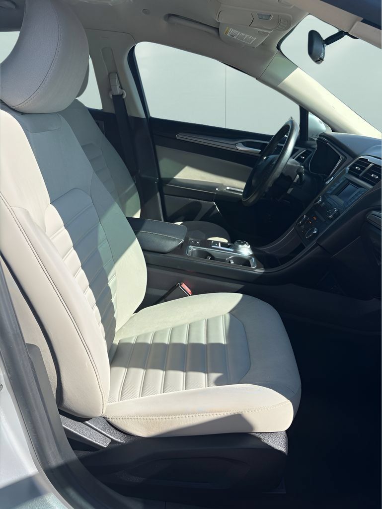 Used 2018 Ford Fusion S FWD image 21