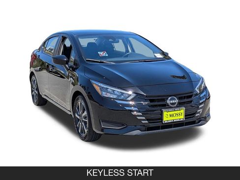 Used 2025 Nissan Versa SV FWD image 2