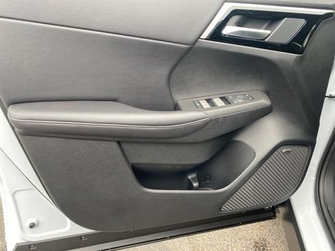 New 2026 Mitsubishi Outlander LE FWD image 23