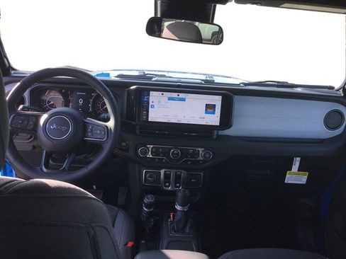 Used 2025 Jeep Wrangler Sport AWD/4WD image 22