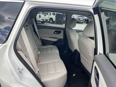 Used 2023 Nissan Rogue SL FWD image 14