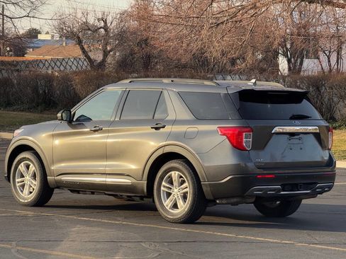 Used 2020 Ford Explorer XLT w/ Equipment Group 202A image 7