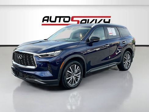 Used 2023 INFINITI QX60 Sensory w/ Vision Package AWD/4WD image 3