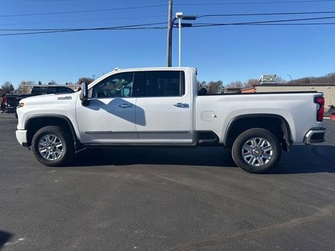 Used 2025 Chevrolet Silverado 3500 High Country w/ High Country Premium Package image 2