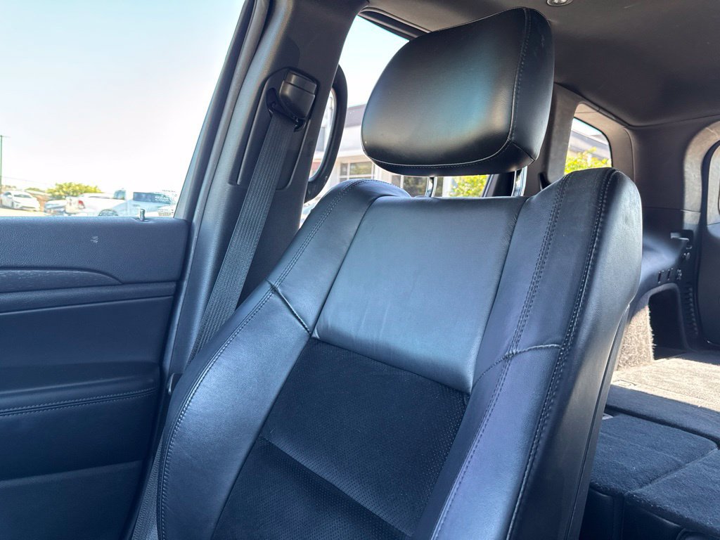 Used 2018 Jeep Grand Cherokee Altitude AWD/4WD image 22