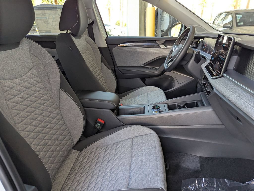 Certified 2025 Volkswagen Tiguan S FWD image 20