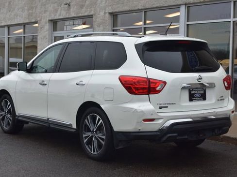 Used 2017 Nissan Pathfinder Platinum w/ Family Entertainment Package AWD/4WD image 8