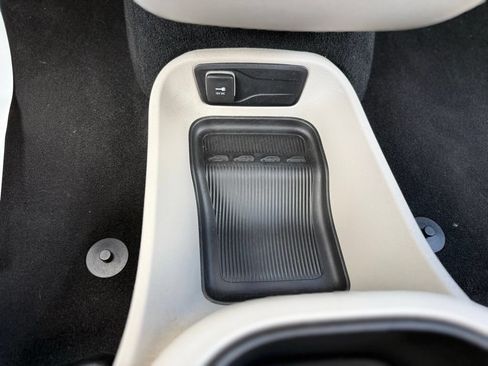 Certified 2023 Chrysler Pacifica Touring-L FWD image 23