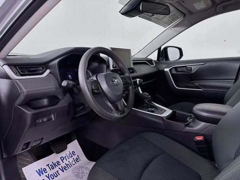 Certified 2025 Toyota RAV4 LE AWD/4WD image 9