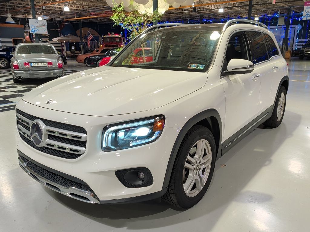 Used 2022 Mercedes-Benz GLB 250 4MATIC image 1