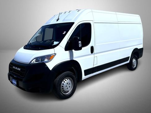 Used 2024 RAM ProMaster 2500 w/ Storage Group FWD image 1