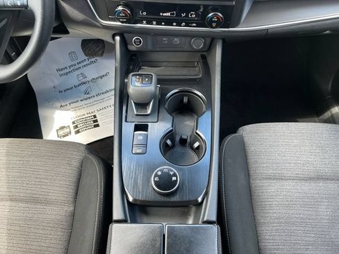 Used 2023 Nissan Rogue SV AWD/4WD image 26