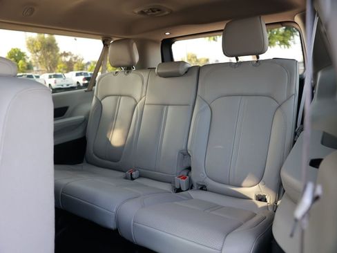 Used 2023 Jeep Wagoneer L 4WD w/ Rear Seat Video Group 1 image 37