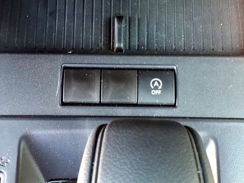 Used 2026 Toyota Corolla Cross L image 17