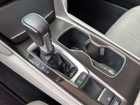 Used 2018 Honda Accord Touring image 29