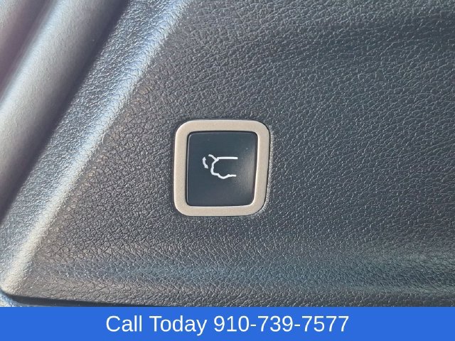Used 2022 Chrysler Pacifica Touring FWD image 33