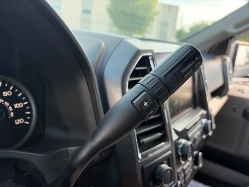 Used 2015 Ford F150 XLT w/ Equipment Group 302A Luxury AWD/4WD image 10
