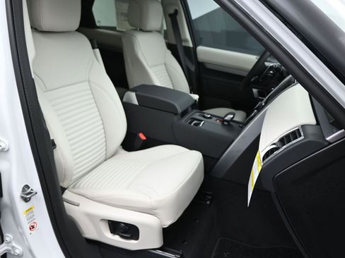 New 2025 Land Rover Discovery Dynamic SE AWD/4WD image 9