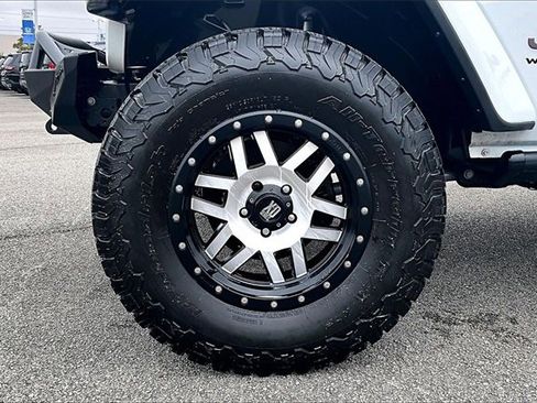 Used 2018 Jeep Wrangler Unlimited Rubicon image 30