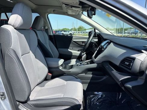 Used 2025 Subaru Outback Premium AWD/4WD image 19